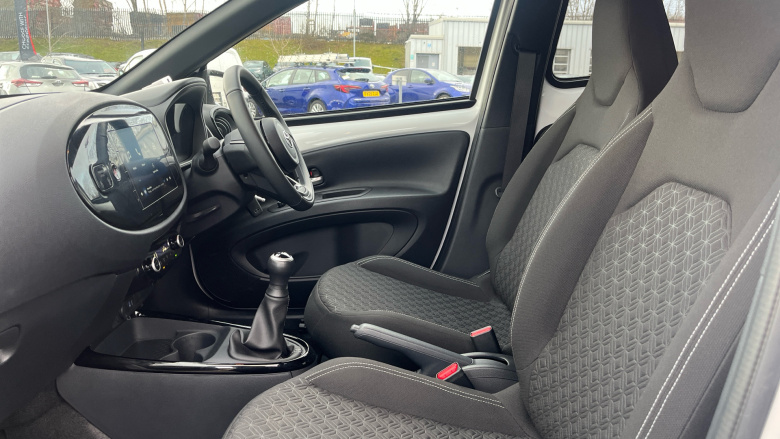 Toyota Aygo X 1.0 VVT-i Edge 5dr Petrol Hatchback